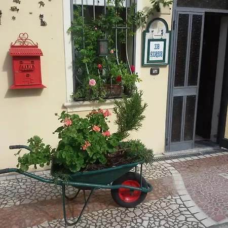 Di Manu Bed & Breakfast 3*